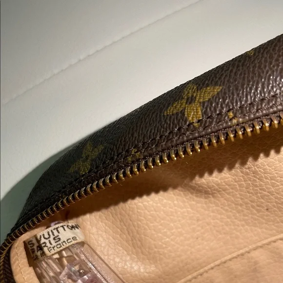 Authentic Louis Vuitton Monogram Compeigne Bag - Picture 10 of 12